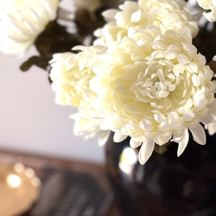 White Mum Spray