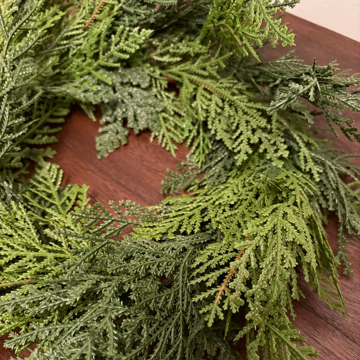 Fresh Touch Northern White Cedar Wreath | 14"