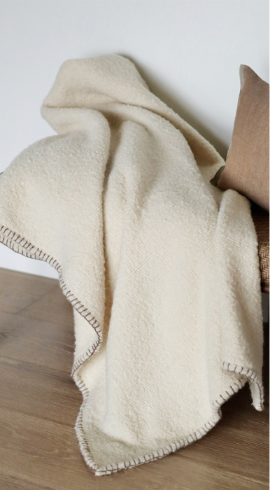 Boucle Throw